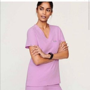 FIGS Catarina One-Pocket Scrub M Top in DUSK